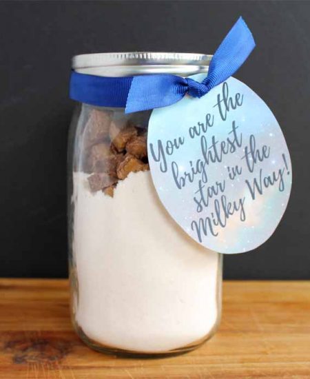 Milky Way Cookies - make these cookies or give as a gift in a jar! Free printable tags as well!