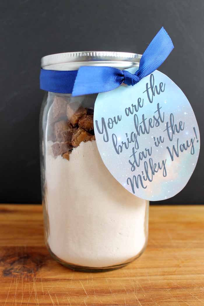 Cookie mix in a jar with free printable tag