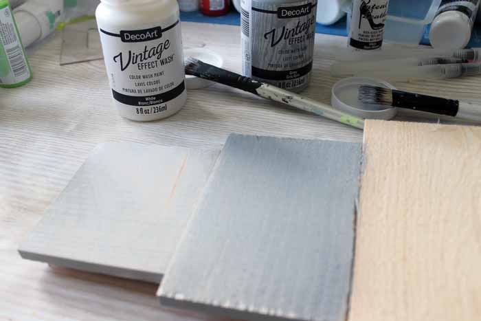Vintage Effect Wash paint pallet Christmas tree