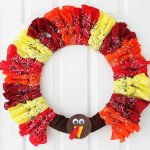 Looking for ideas for Thanksgiving wreaths? Try this bandanna turkey wreath for your home! Quick and easy to make!