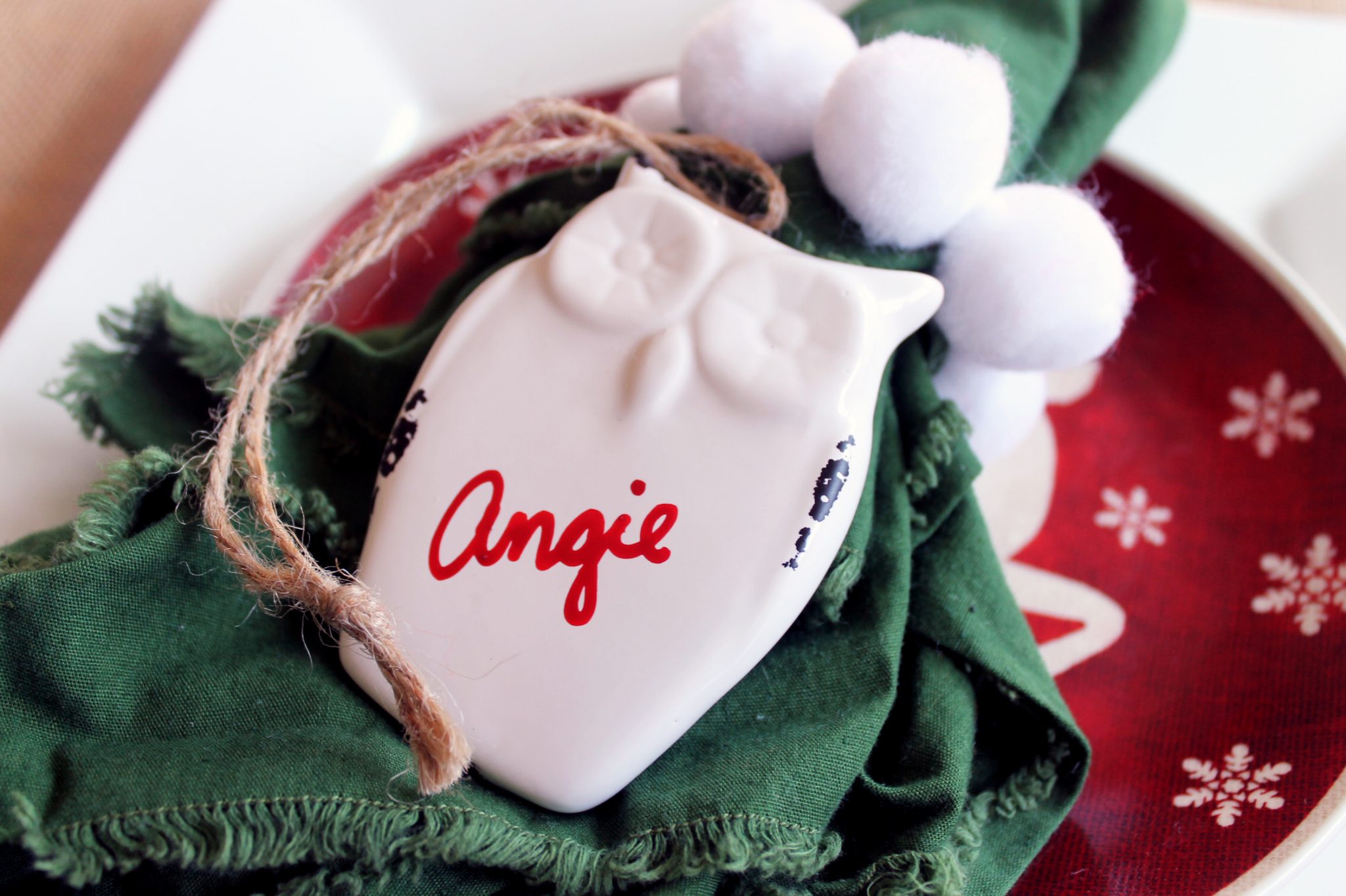 owl ornament used as a placecard