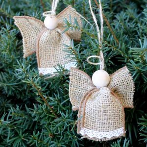 burlap ornaments hanging on a tree