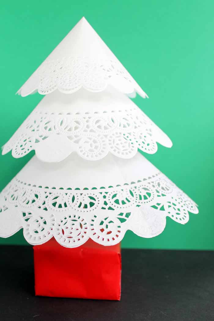 christmas tree made with doilies