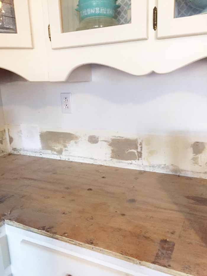 Tile Removal Removing Thick Set, Can You Remove Tile Countertops Without Damaging Cabinets