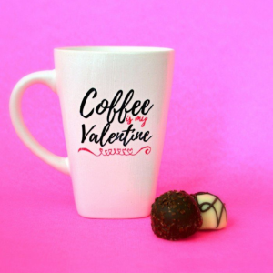 A Dishwasher Safe Vinyl Mug For Valentine's Day by Mad in Crafts