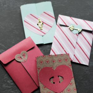 Locked Heart Valentine’s Day Card by 30 Minute Crafts