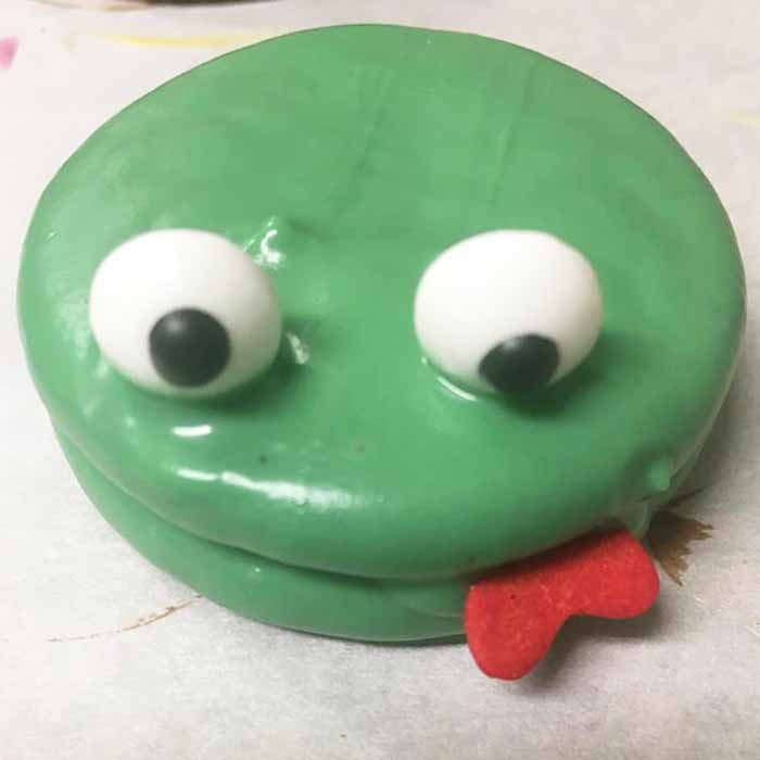 adding a frog tongue to a chocolate covered oreo