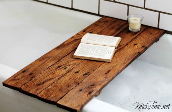 bathtub tray made from pallet wood