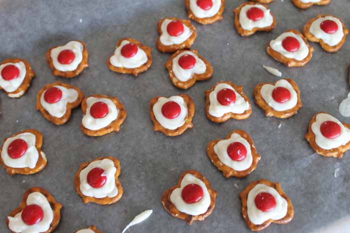 pretzel treats for valentine\'s day