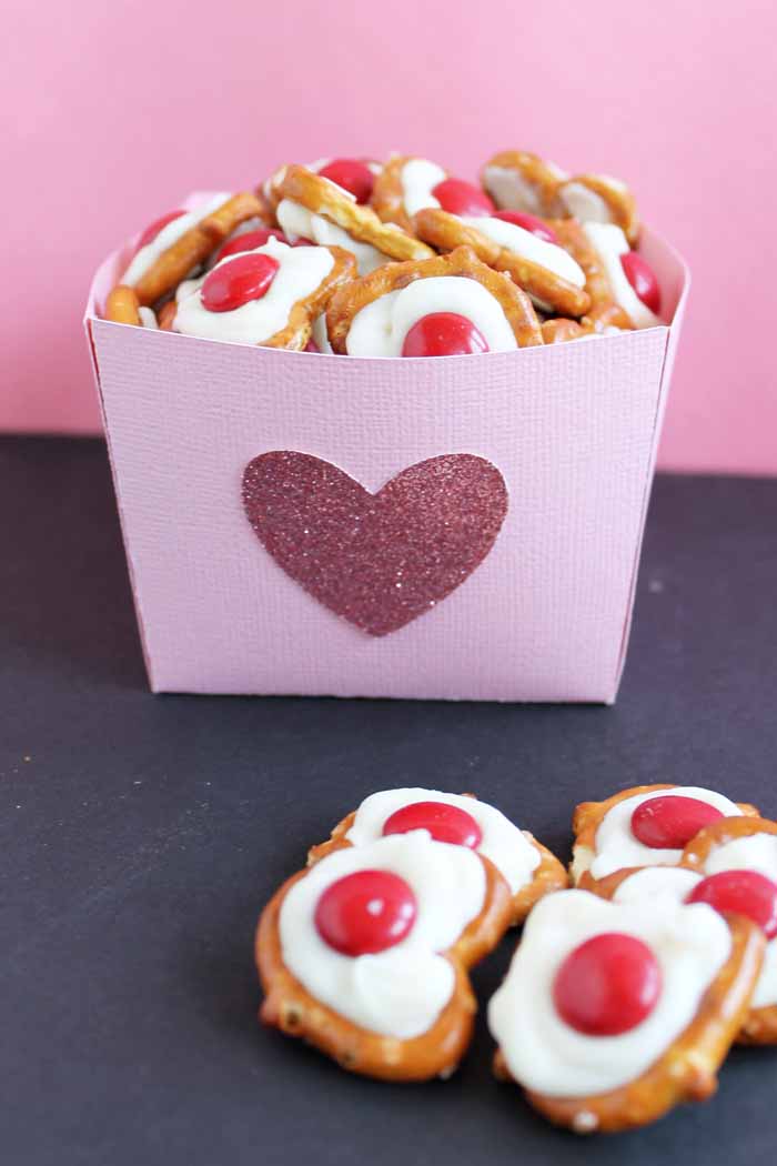 A box filled with food for Valentine\'s Day
