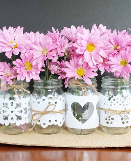 Make wedding mason jars by just cutting felt! Quick, inexpensive, and oh so pretty!