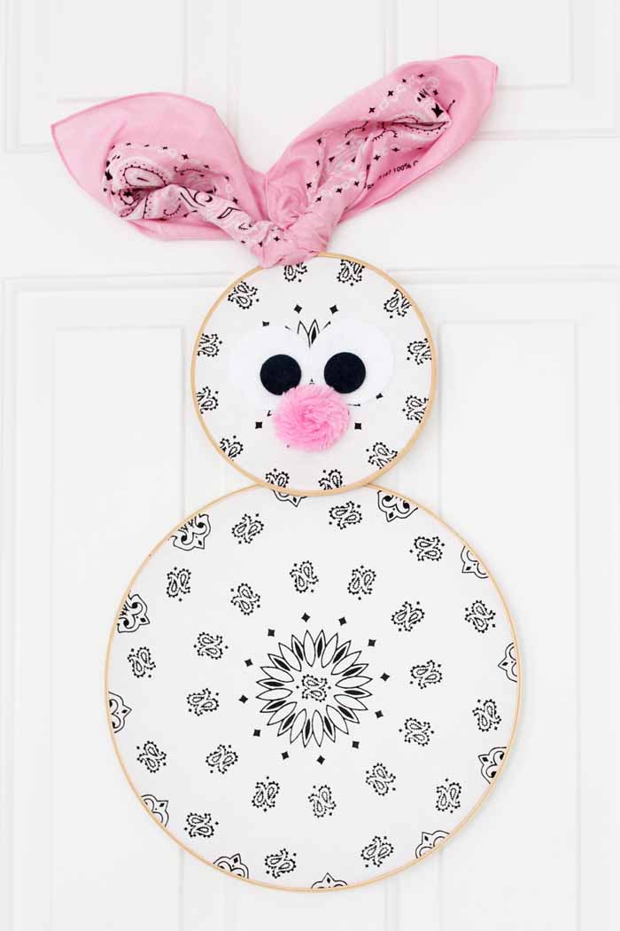 embroidery hoop Easter wreath