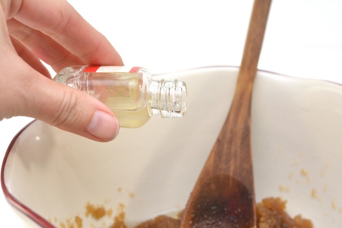 adding fragrance to sugar scrub