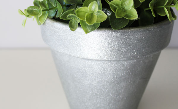 Glitter painted flower pot tutorial