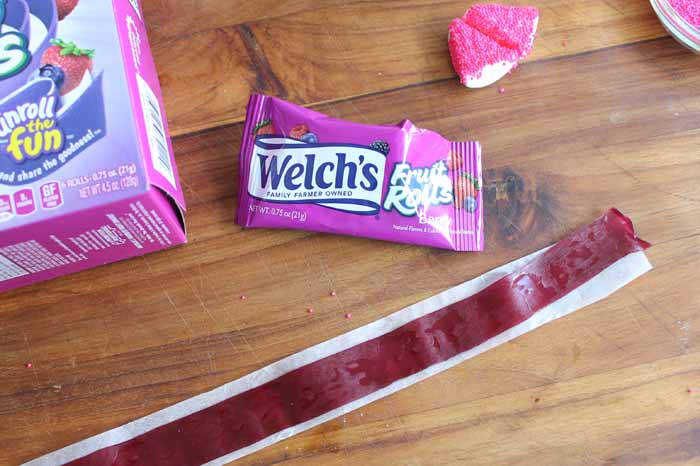 Welch's fruit rolls make perfect unicorn horns when rolled up in cone shapes!