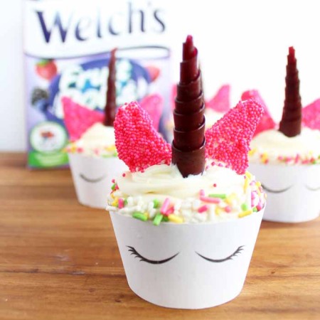 Make unicorn cupcakes in minutes with these free printable wrappers and a few fun ingredients!