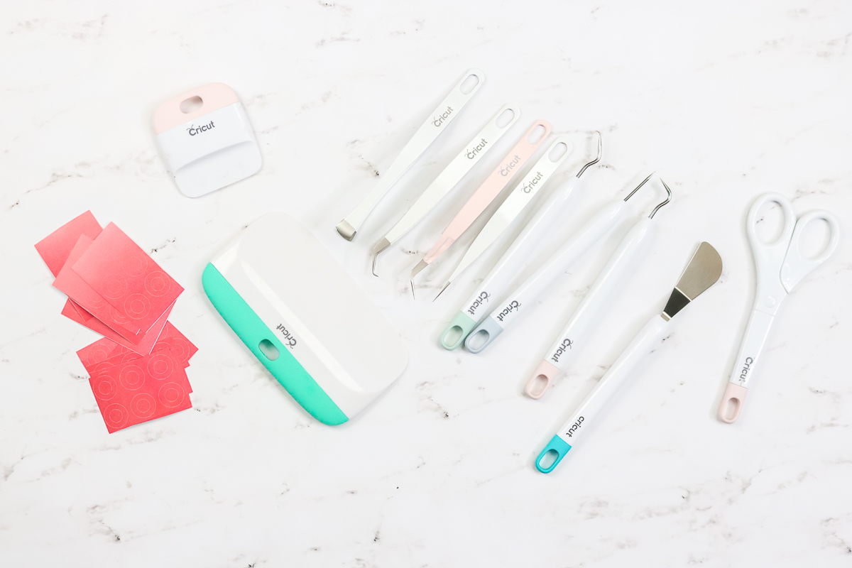 Our Guide to The Best Cricut Tools for Crafting