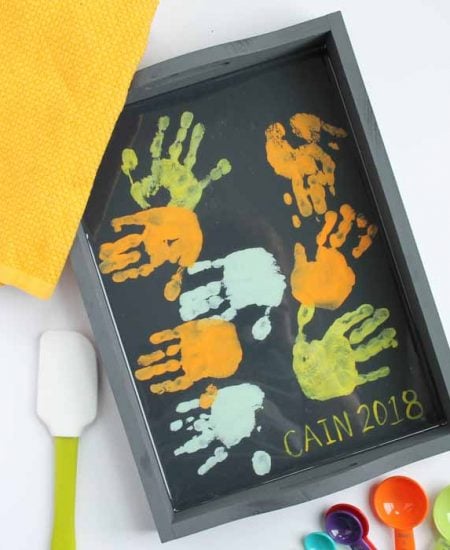 toddler gift for mom with handprints