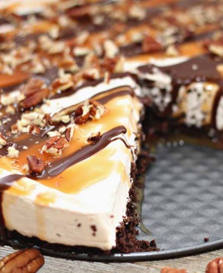 cheesecake with chocolate and caramel