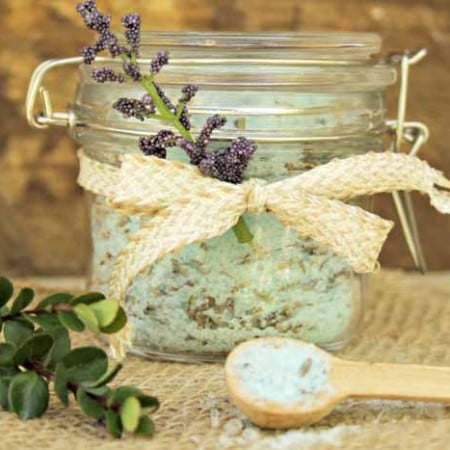 Essential Oils for Sore Muscles - a bath salt soak recipe that you will love!