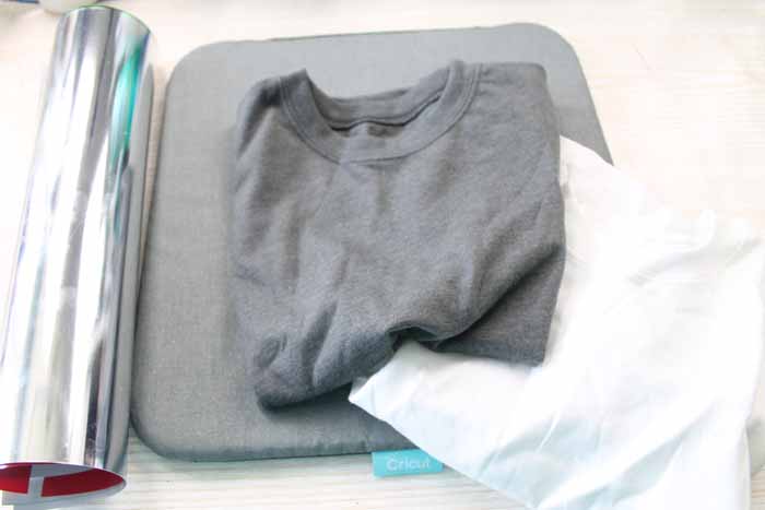 shirt on an easypress mat