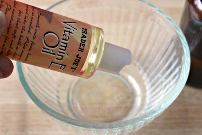 Adding vitamin oil to an essential oil bug spray recipe
