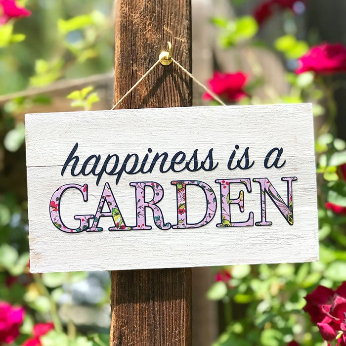 Easy Mini Garden Sign