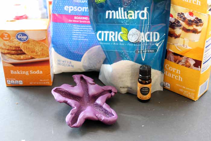 Supplies needed to make your own DIY bath bombs