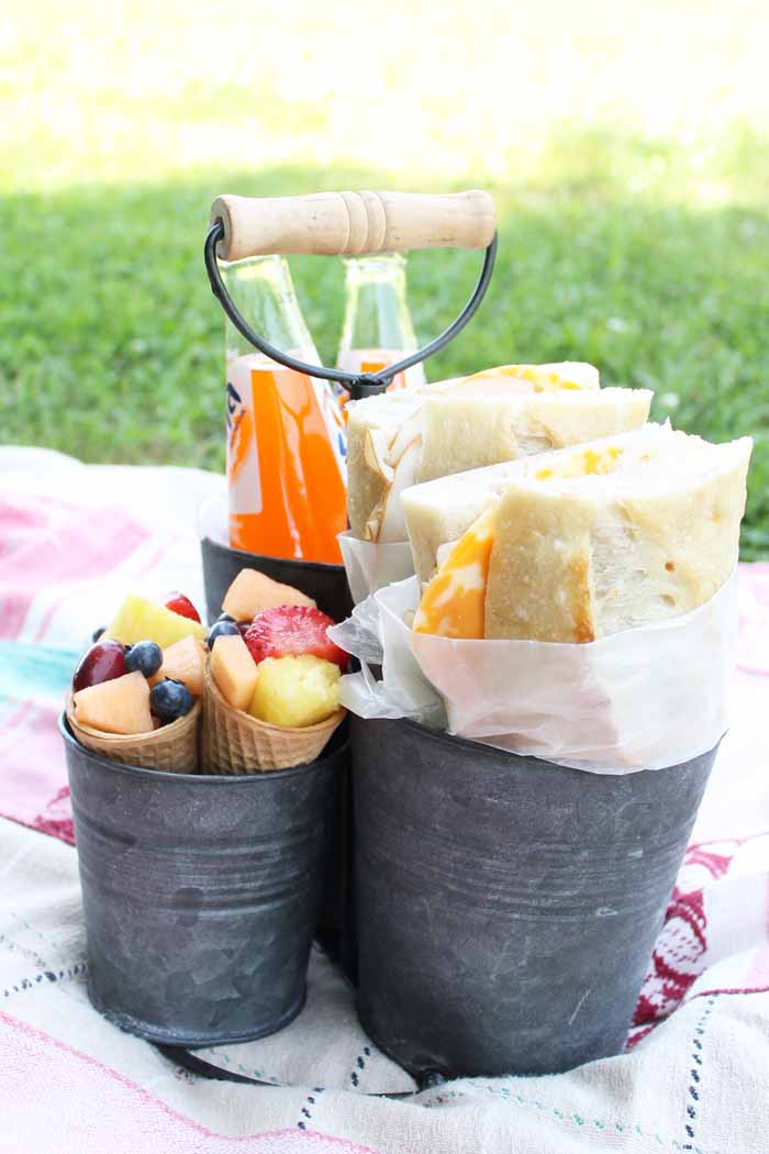 how to have a picnic in the summer