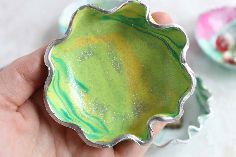How to make fun clay trinket dishes using oven baked clay and glitter