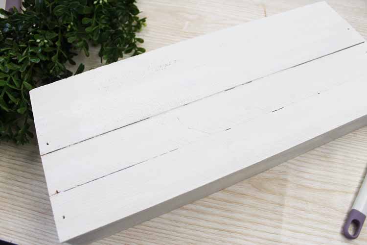 painting a wood box white