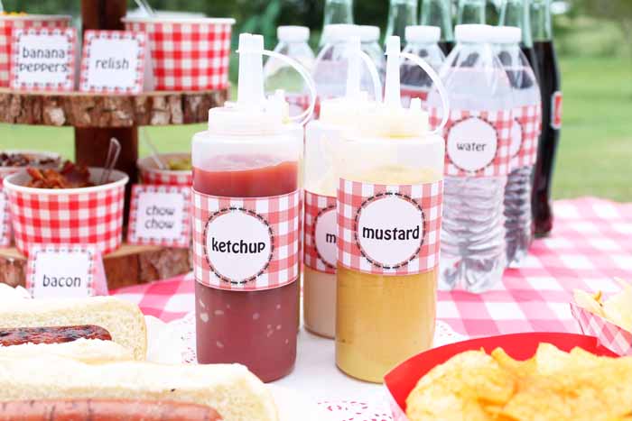 No hot dog bar is complete without condiments! Serve ketchup, mustard and mayo at your hot dog bar