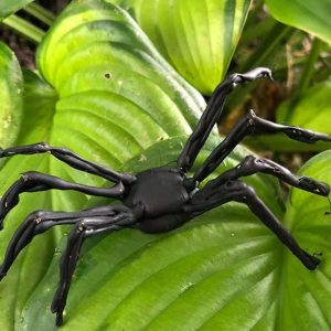 Quick & Creepy Hot Glue Spiders by Elle Marie Home