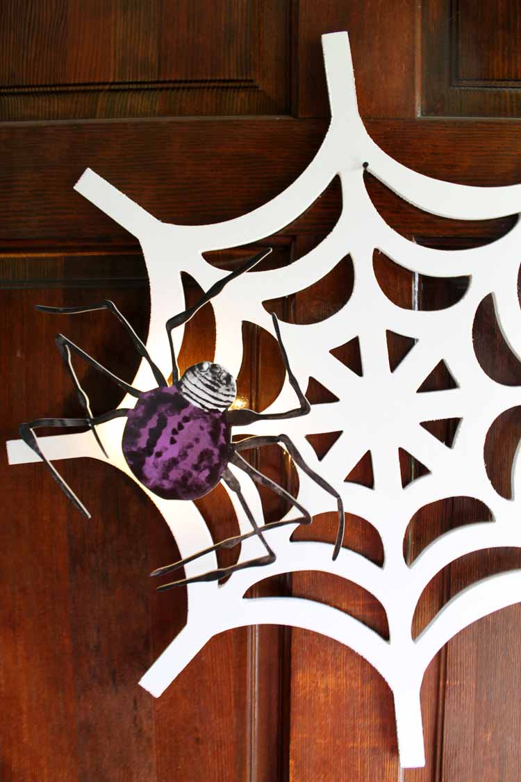 finished spirder web halloween wreath