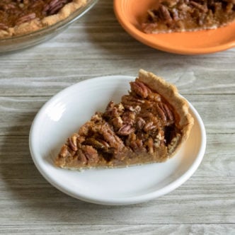 Make this pumpkin pecan pie recipe for any fall day or for Thanksgiving! A delicious twist on a classic that your entire family will love! #pumpkin #pie #thanksgiving