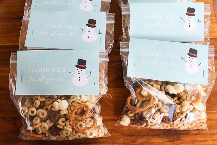 snowman themed snack mix for holiday gifts for the mailman