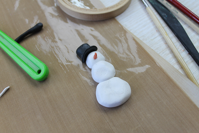 Complete clay ornament snowman