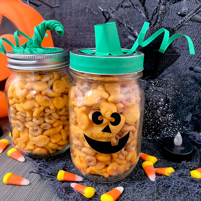 Cute DIY Halloween Snack Jar Craft with your Cricut machine. #cricut 