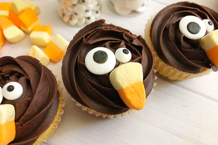 using candy corn marshmallows to make cute thanksgiving cupcakes