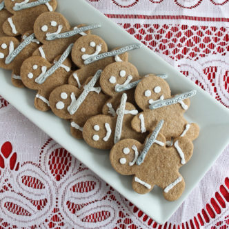 Make this easy gingerbread recipe with just three ingredients! Then add on cute decoration to make them look like 11 pipers piping! #gingerbread #recipe