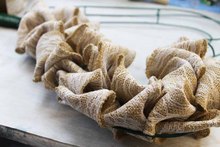 making a bubble wreath with burlap ribbon