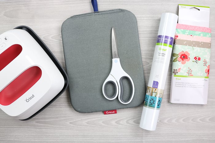 Supplies needed to make a zipper pouch with your Cricut Maker.