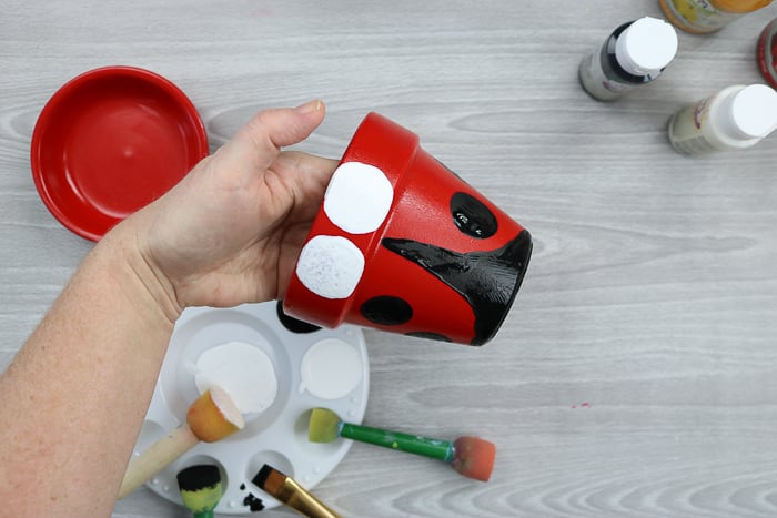 clay pot decoration ideas painting a ladybug on a planter