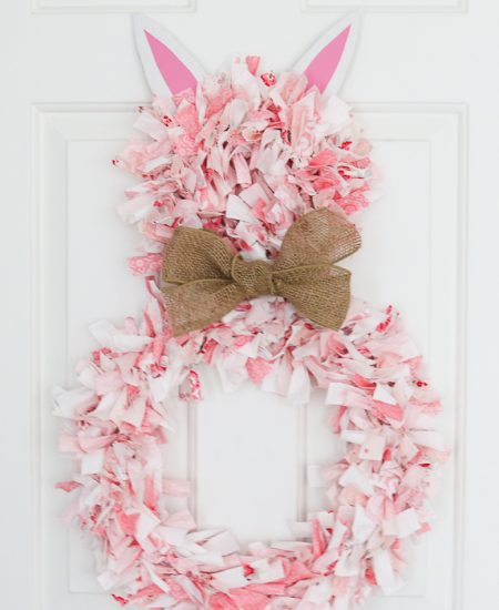 Rag wreath DIY for Easter: A cute bunny wreath from fabric scraps.