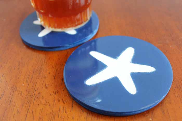 These starfish coasters are just one design of wood coasters you can make using your Cricut knife tool