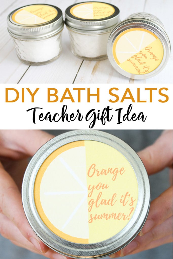 Make this DIY bath salts recipe! A cute gift idea for Teacher Appreciation Week or the end of school! #teachers #gift #teacherapprecation #bathsalts #masonjar