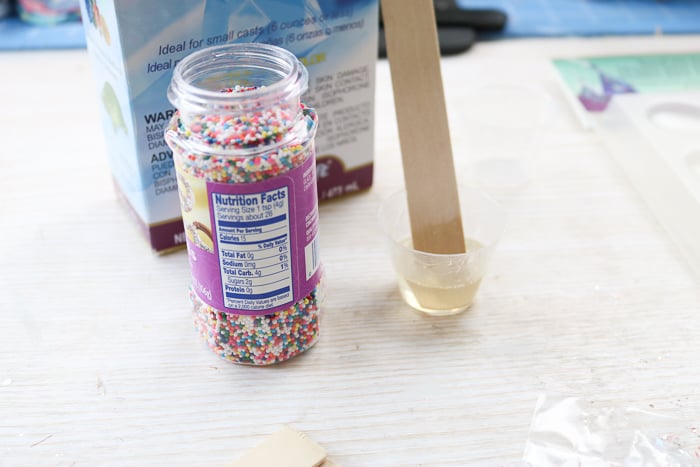 Adding sprinkles to resin