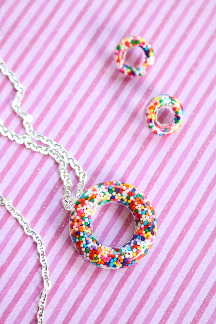 Donut bead necklace ideas for making your own jewelry.