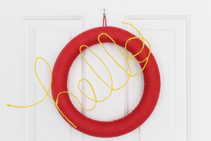 how to make a door wreath that says hello