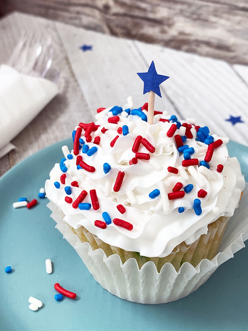 patriotic cupcake with a star cupcake topper